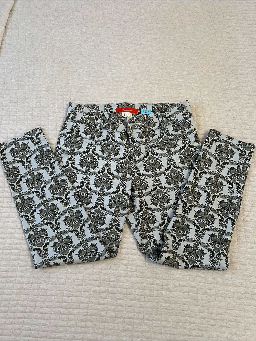 Cartonnier Skinny Jeans in White with Black Damask Print